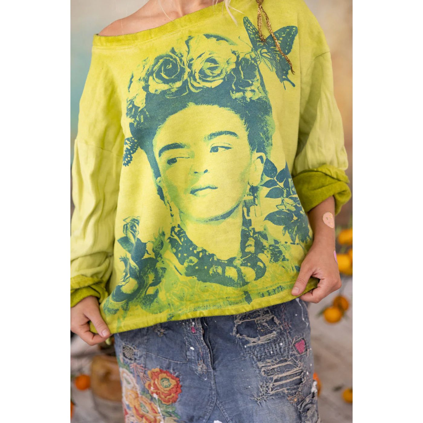 Magnolia Pearl Butterfly Despierta Corazón Hermosa Sweatshirt in Sunshine