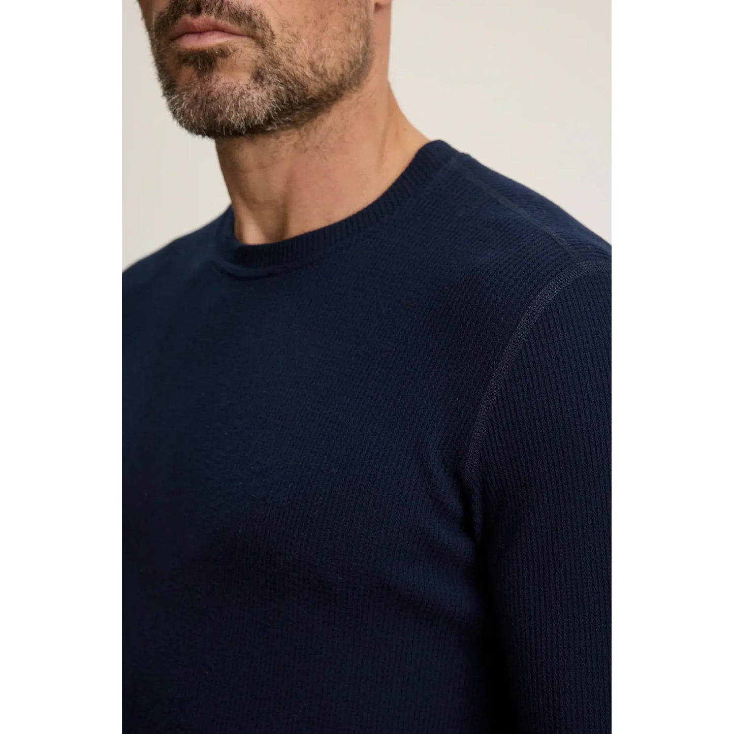 Velvetmen Tobias Crew in Postman