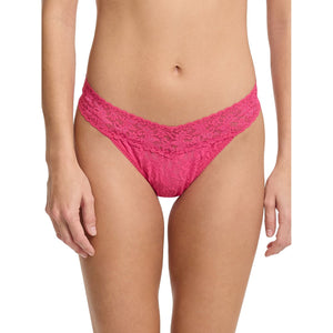 Hanky Panky Signature Lace Original Rise Thong in Un-Beet-Able Pink