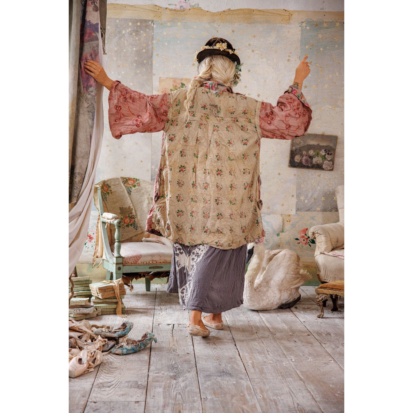 Magnolia Pearl Appliqué Cyrene Coat in Izmir