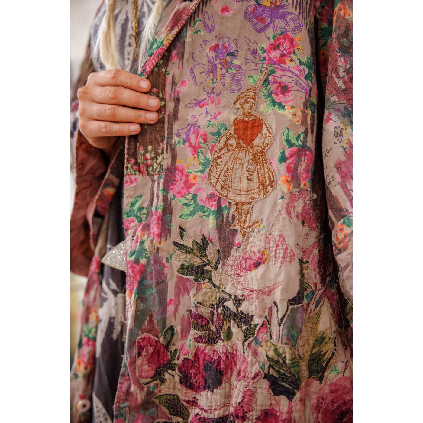 Magnolia Pearl Appliqué Cyrene Coat in Izmir