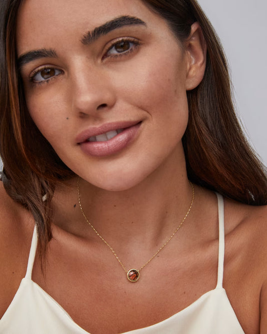 Kendra Scott Basketball Gold Short Pendant Necklace in Orange Goldstone