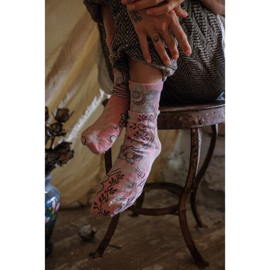 Magnolia Pearl Floral Socks 141 in Moxie