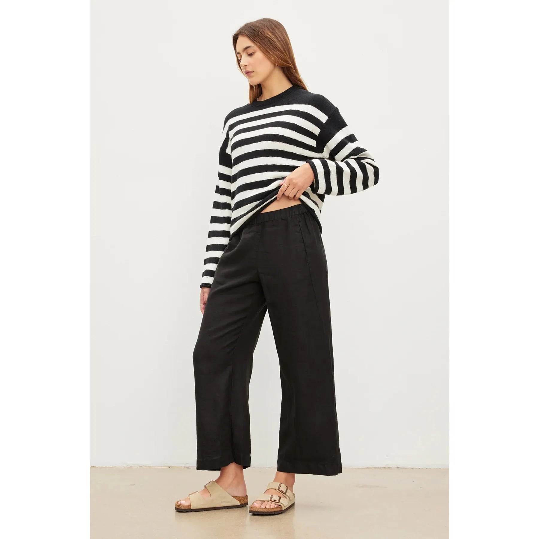 Velvet by Graham & Spencer Lola Linen Straight Leg Pant in Black