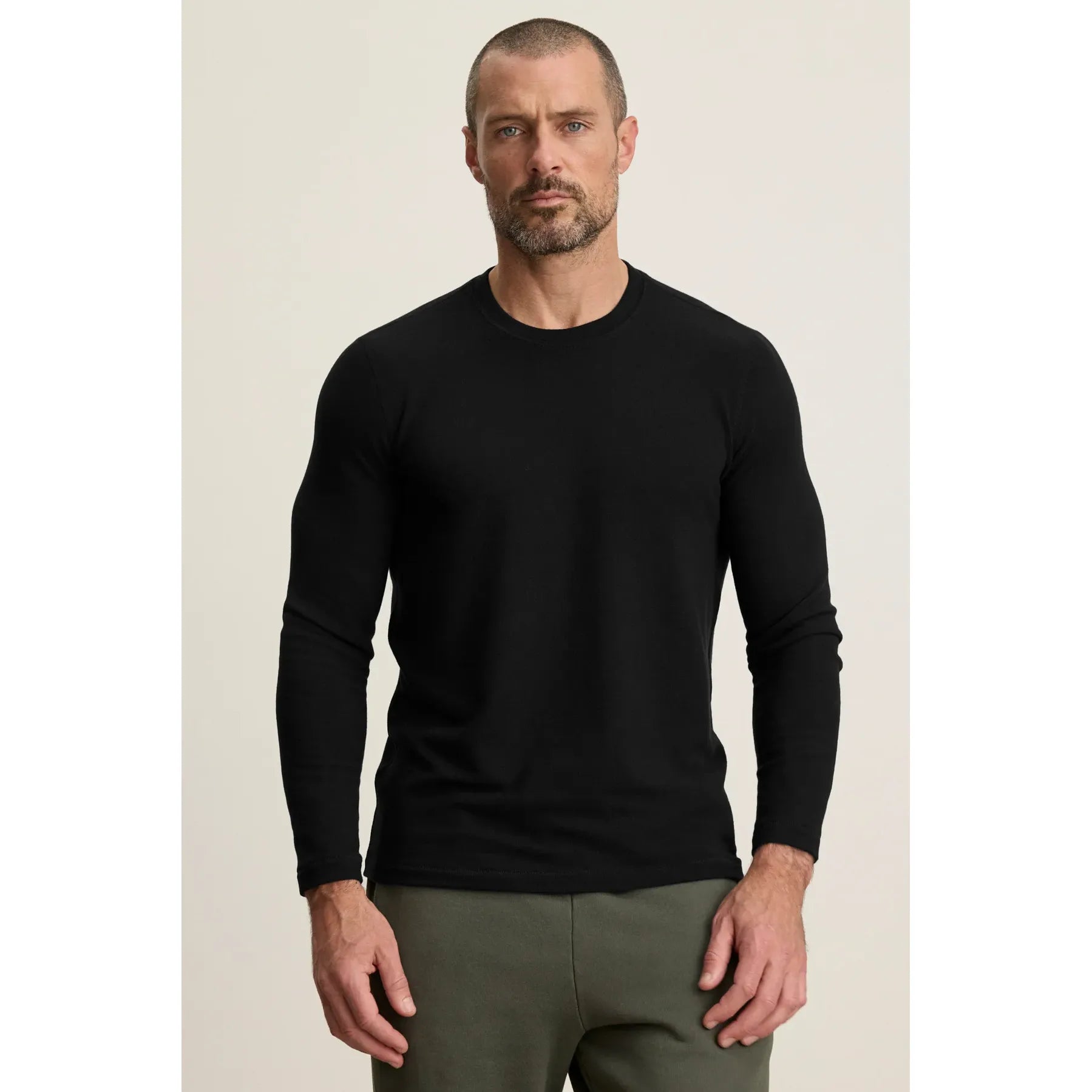 Velvet Men Becker Crew in Black