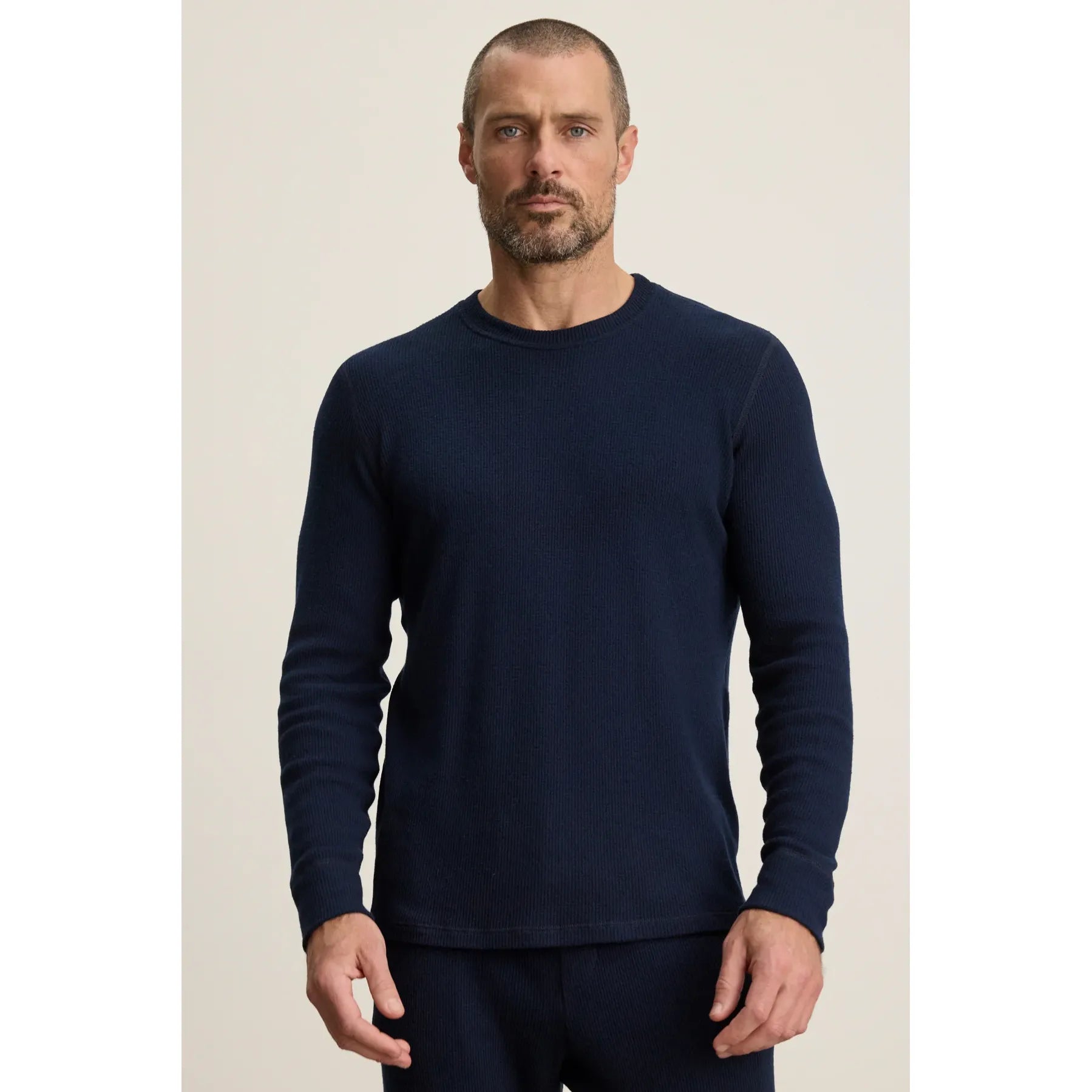 Velvetmen Tobias Crew in Postman