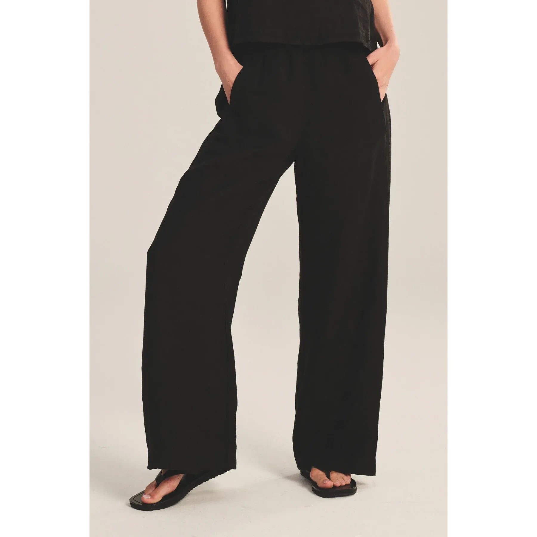 Velvet by Graham & Spencer Lola Linen Pant in Black