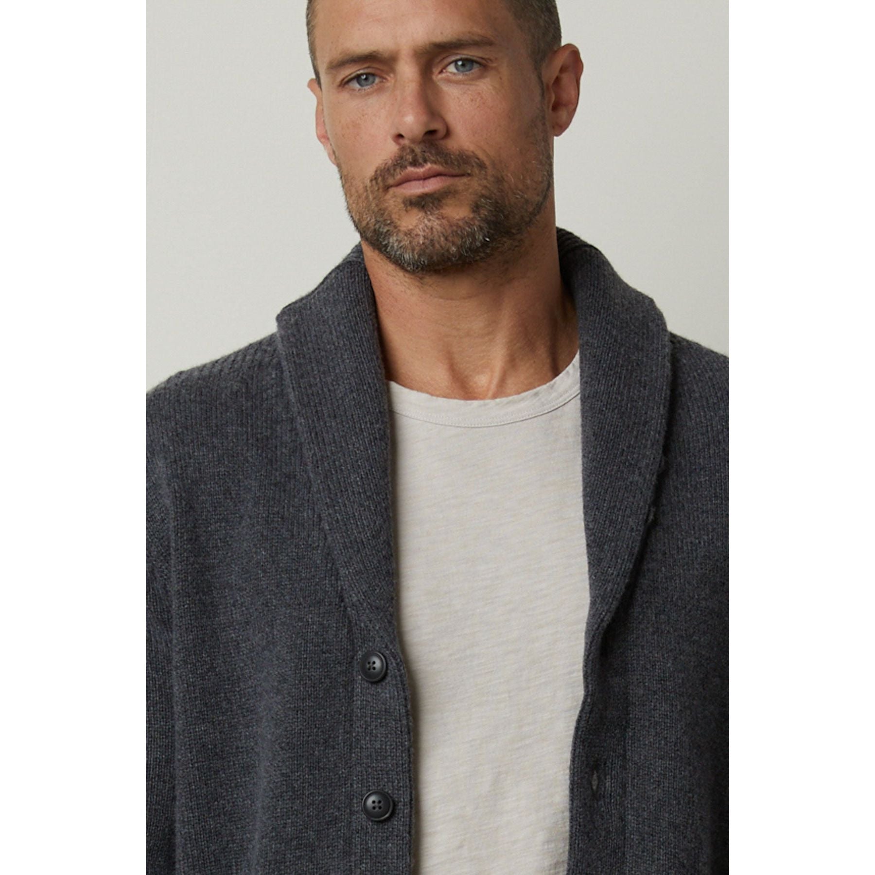 Velvetmen Thornton Button Front Cardigan in Charcoal