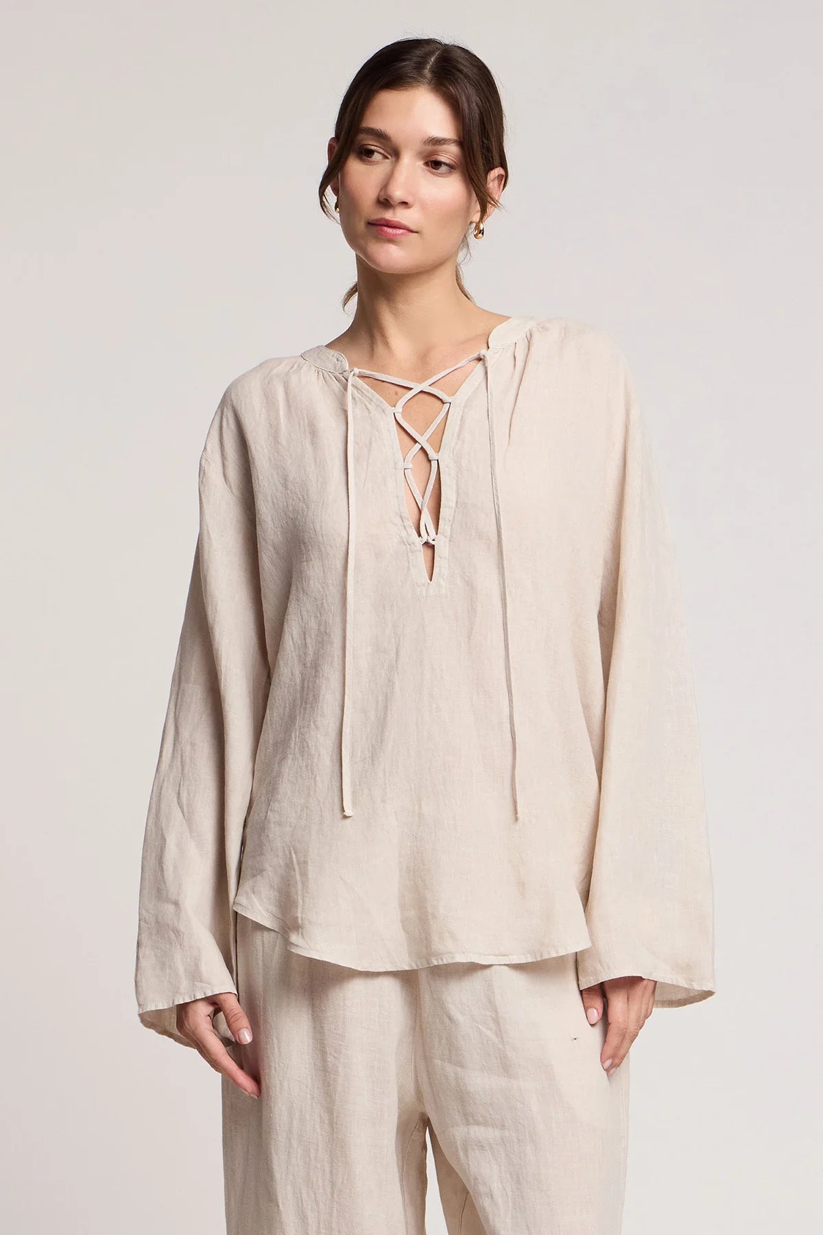 Velvet by Graham & Spencer Salma Linen Top in Cobble