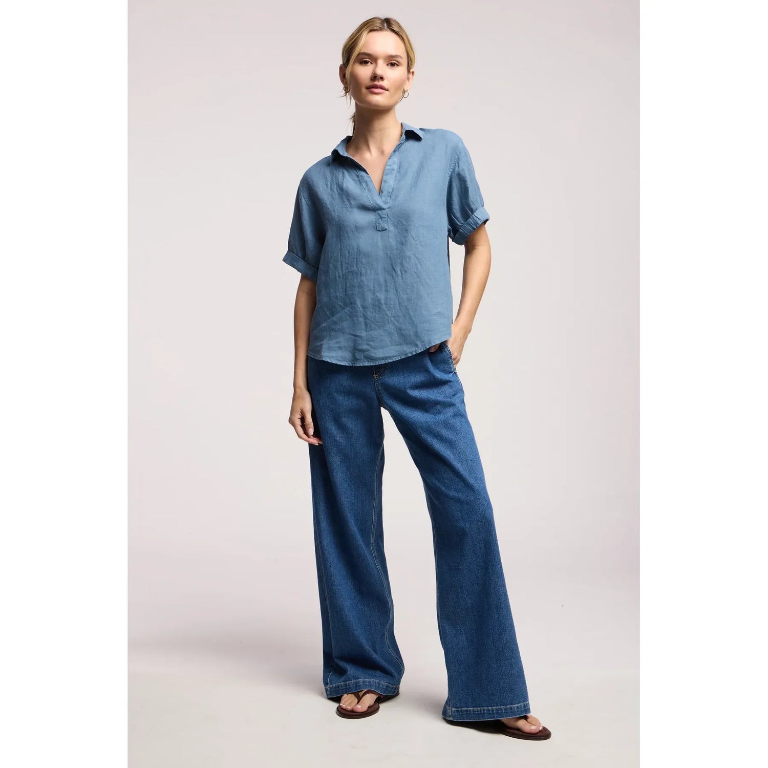Velvet by Graham & Spencer Vivica Linen Top in Hailstone