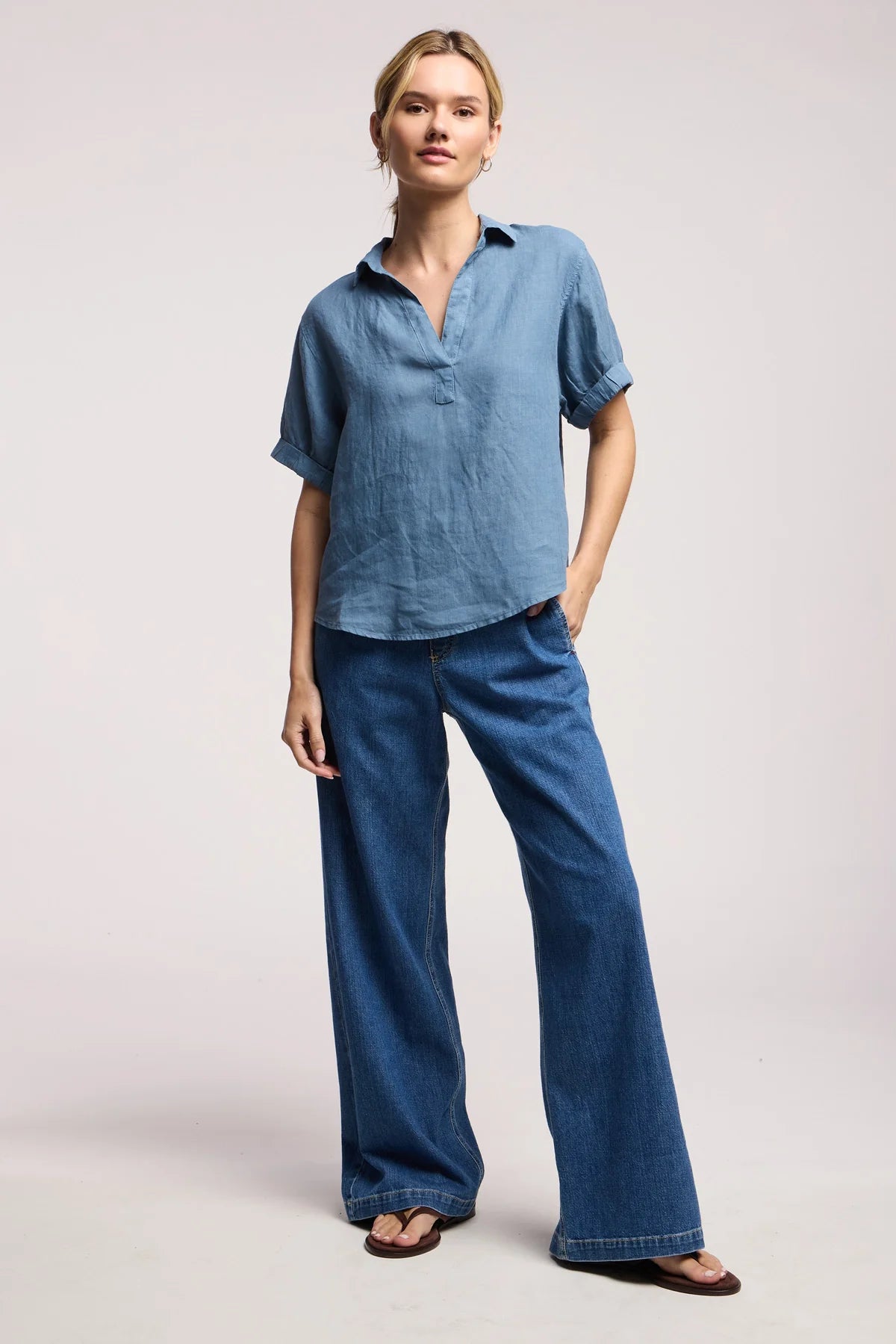 Velvet by Graham & Spencer Vivica Linen Top in Hailstone