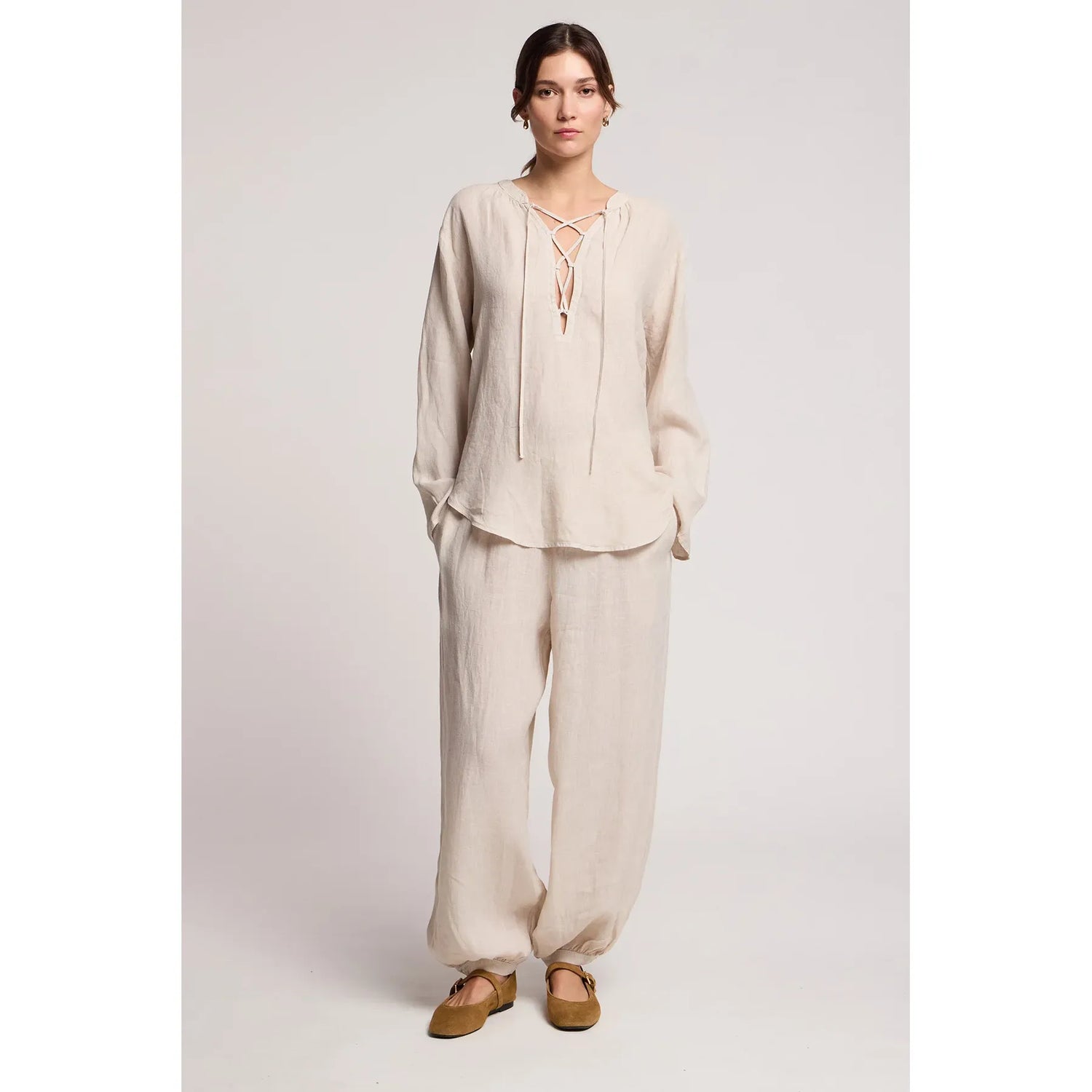 Velvet by Graham & Spencer Salma Linen Top in Cobble